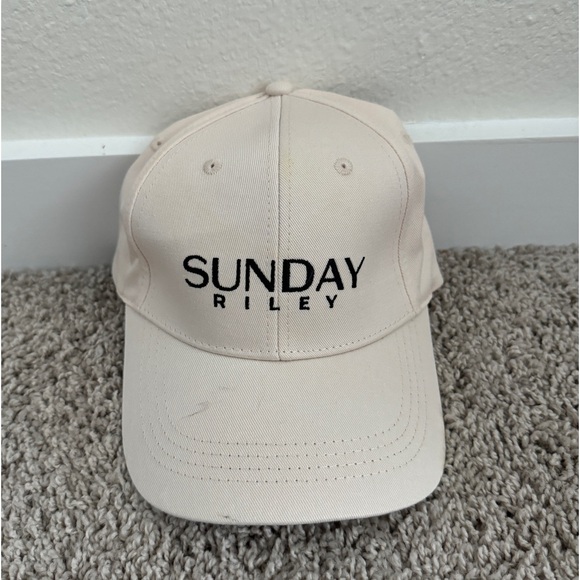 Sunday Riley Baseball Cap / Hat in Cream and Black NWT - Picture 1 of 4